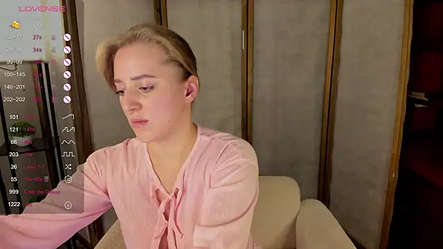 Snapshot of Alice_Cire chatting on 16, 11, 2025 Alice Cire online show from 16, 11, 2025