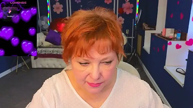 Kira Kenett online show from 3, 3, 2026