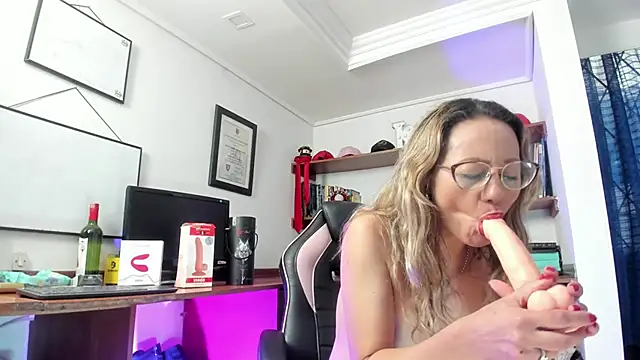 GretaVoss  online show from 17, 10, 2025