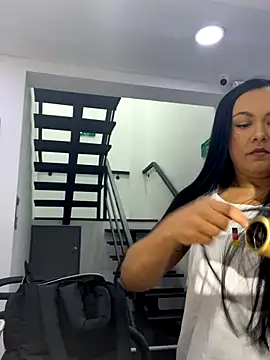 Snapshot of TiffanyyLam chatting on 26, 9, 2025 TiffanyyLam online show from 26, 9, 2025