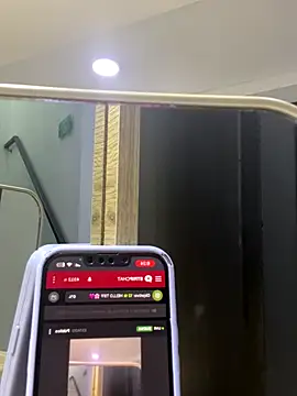 Snapshot of TiffanyyLam chatting on 31, 10, 2025 TiffanyyLam online show from 31, 10, 2025