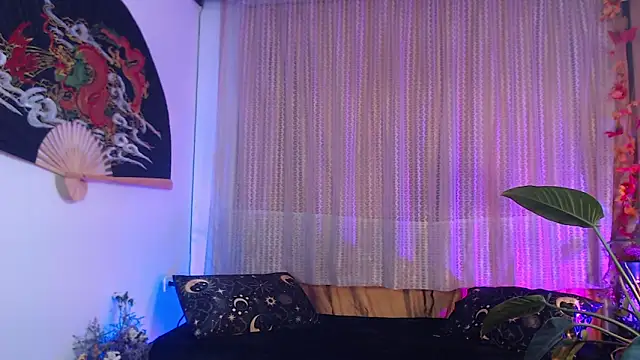 Ellyuwuw online show from 10, 4, 2026