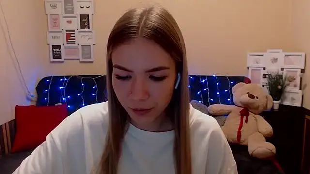 Snapshot of aSingleOne chatting on 4, 2, 2026 aSingleOne online show from 4, 2, 2026