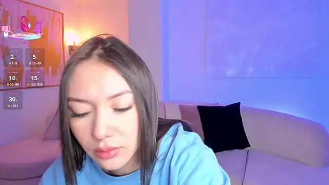 AnnaHoffman  online show from 9, 10, 2025