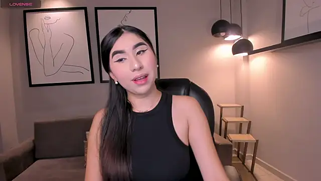 MayaMoretti  online show from 10, 10, 2025