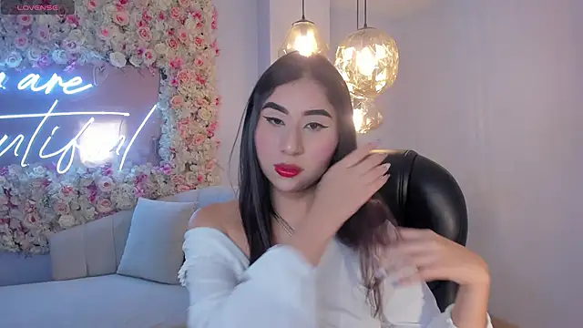 MayaMoretti  online show from 21, 10, 2025