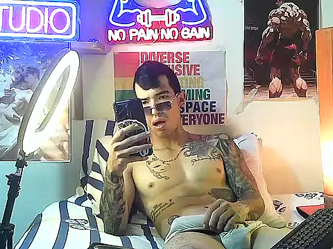 Strongcockfitness online show from 15, 10, 2025