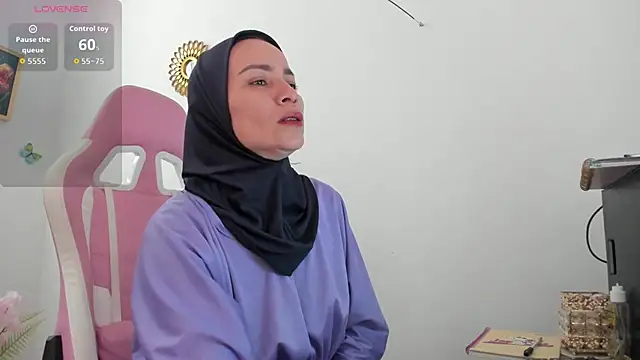 Snapshot of dalila_kemur chatting on 6, 11, 2025 dalila kemur online show from 6, 11, 2025