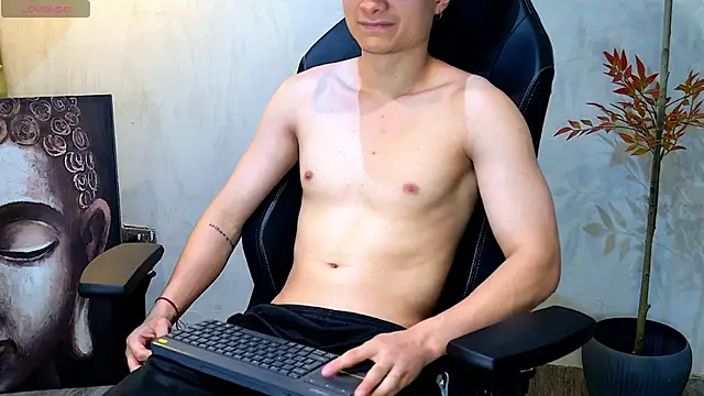 Snapshot of enzo_steel chatting on 19, 2, 2026 enzo steel online show from 19, 2, 2026