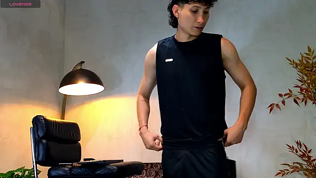 Snapshot of enzo_steel chatting on 20, 2, 2026 enzo steel online show from 20, 2, 2026