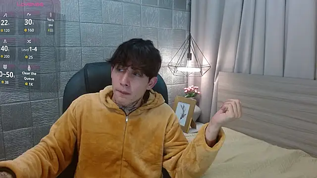 Snapshot of Iantwink18 chatting on 9, 9, 2025 Iantwink18 online show from 9, 9, 2025