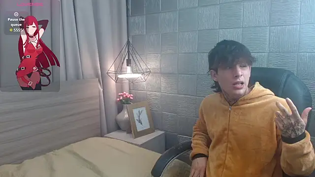 Snapshot of Iantwink18 chatting on 12, 9, 2025 Iantwink18 online show from 12, 9, 2025