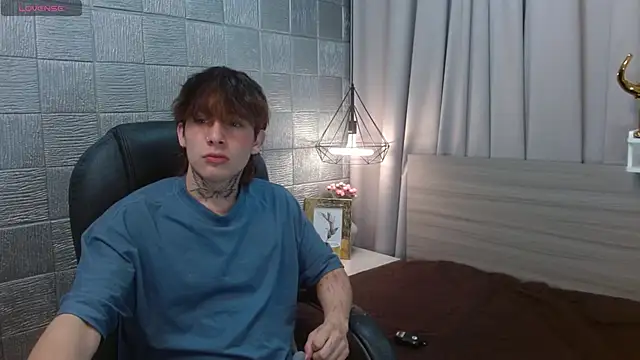 Snapshot of Iantwink18 chatting on 26, 9, 2025 Iantwink18 online show from 26, 9, 2025