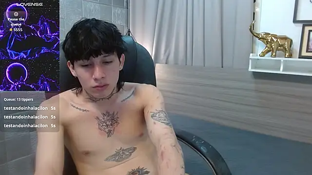 Snapshot of Iantwink18 chatting on 16, 11, 2025 Iantwink18 online show from 16, 11, 2025