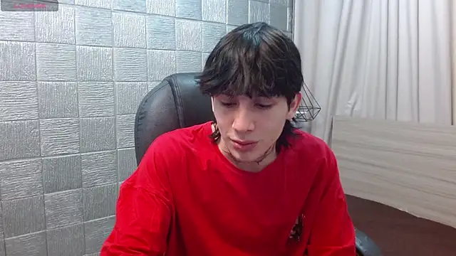 Iantwink18 online show from 3, 12, 2025