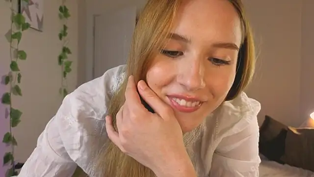 Snapshot of Vegas_V chatting on 13, 9, 2025 Vegas V online show from 13, 9, 2025