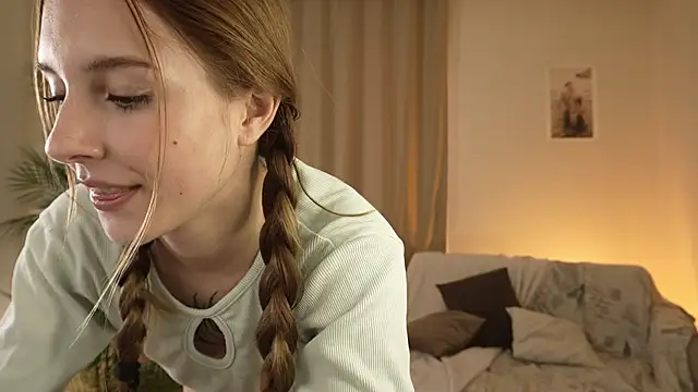 Snapshot of Vegas_V chatting on 8, 11, 2025 Vegas V online show from 8, 11, 2025