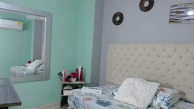 Snapshot of salome_aguilar chatting on 9, 10, 2025 salome aguilar online show from 9, 10, 2025