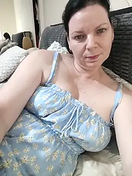 aussiepeaches online show from 11, 3, 2025