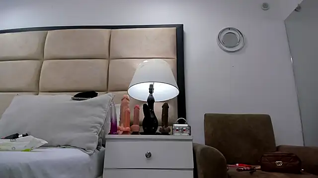 Snapshot of Sweet_Lucianaa chatting on 28, 11, 2025 Sweet Lucianaa online show from 28, 11, 2025