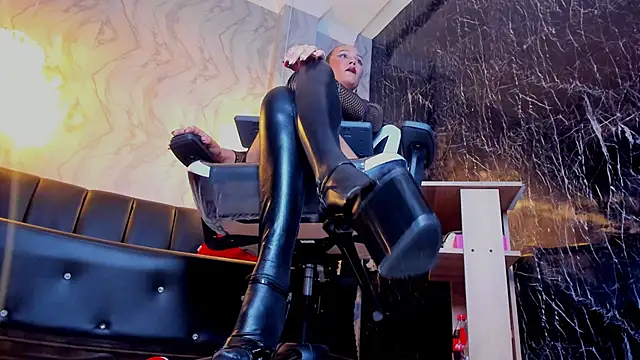 Nicollemillf online show from 25, 9, 2025