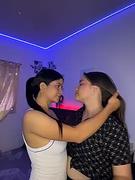 Ashley and Zoe online show from 5, 4, 2026