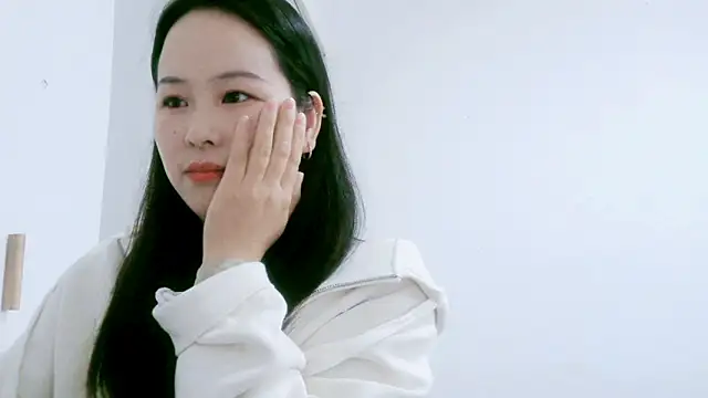 Snapshot of HY-21 chatting on 29, 10, 2025 HY-21 online show from 29, 10, 2025