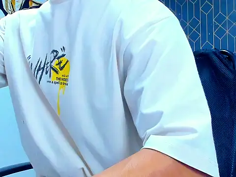 Snapshot of adrian_ray chatting on 6, 11, 2025 adrian ray online show from 6, 11, 2025