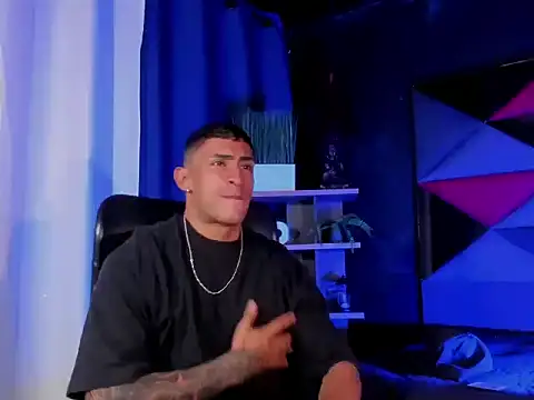 Snapshot of adrian_ray chatting on 1, 12, 2025 adrian ray online show from 1, 12, 2025