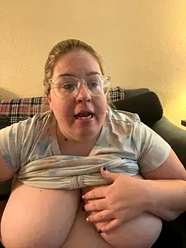 Snapshot of sexymommy1988 chatting on 26, 9, 2025 sexymommy1988 online show from 26, 9, 2025