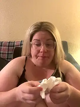 Snapshot of sexymommy1988 chatting on 30, 9, 2025 sexymommy1988 online show from 30, 9, 2025