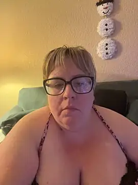 Snapshot of sexymommy1988 chatting on 26, 11, 2025 sexymommy1988 online show from 26, 11, 2025