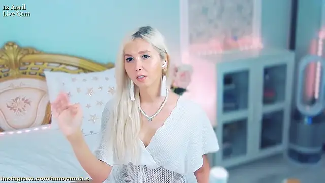 Amoramias online show from 12, 4, 2026