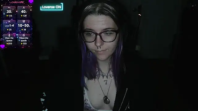 Snapshot of x3raven chatting on 9, 9, 2025 x3raven online show from 9, 9, 2025