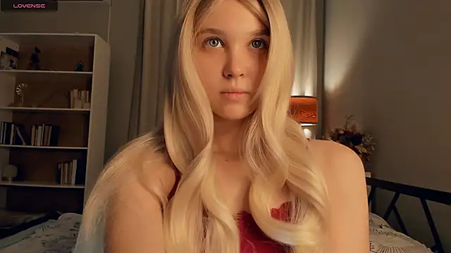 Snapshot of ErinBissonnette chatting on 20, 10, 2025 ErinBissonnette online show from 20, 10, 2025