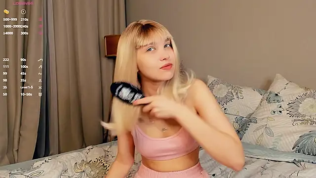 Snapshot of ErinBissonnette chatting on 5, 11, 2025 ErinBissonnette online show from 5, 11, 2025