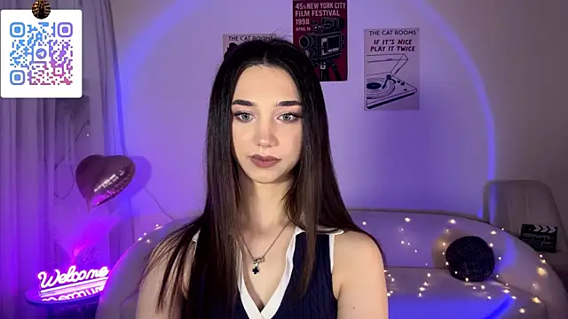 Snapshot of LinaMour chatting on 20, 6, 2026 LinaMour online show from 20, 6, 2026