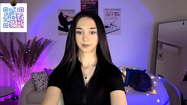 Snapshot of LinaMour chatting on 5, 7, 2026 LinaMour online show from 5, 7, 2026