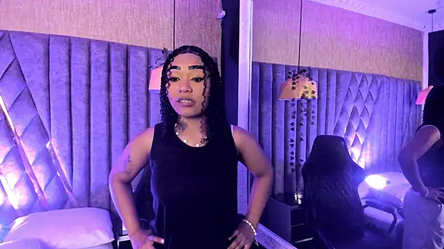 Snapshot of SkylerBloomm chatting on 23, 3, 2026 SkylerBloomm online show from 23, 3, 2026