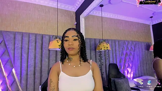 Snapshot of SkylerBloomm chatting on 1, 4, 2026 SkylerBloomm online show from 1, 4, 2026