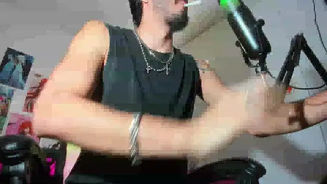 Snapshot of LovexJuxn_ chatting on 28, 11, 2025 LovexJuxn online show from 28, 11, 2025