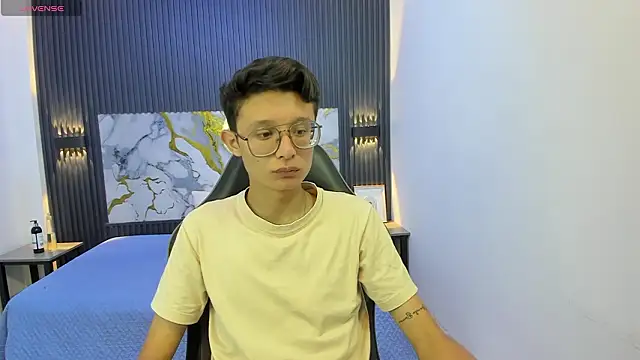 SantiagoRusso18 online show from 2, 3, 2026