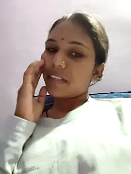 Snapshot of Live-queen08 chatting on 7, 10, 2025 Live-queen08 online show from 7, 10, 2025