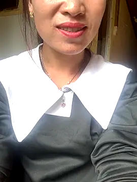 tuyetnhi-00 online show from 12, 9, 2025