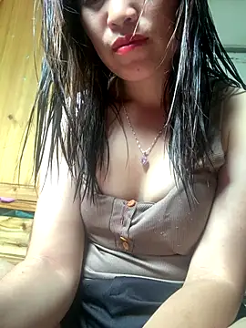 tuyetnhi-00 online show from 15, 9, 2025