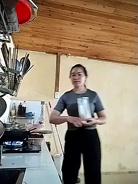 tuyetnhi-00 online show from 12, 10, 2025