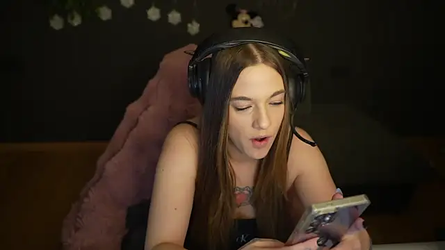 Luna Lynn online show from 6, 1, 2026