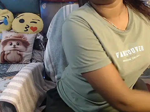 Snapshot of hot_riaa25 chatting on 22, 10, 2025 hot riaa25 online show from 22, 10, 2025