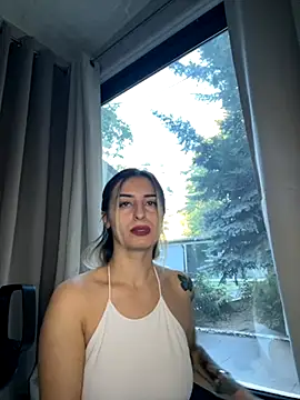 Snapshot of Ella_Vee chatting on 16, 9, 2025 Ella Vee online show from 16, 9, 2025