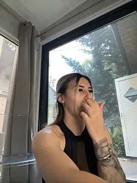 Snapshot of Ella_Vee chatting on 20, 9, 2025 Ella Vee online show from 20, 9, 2025